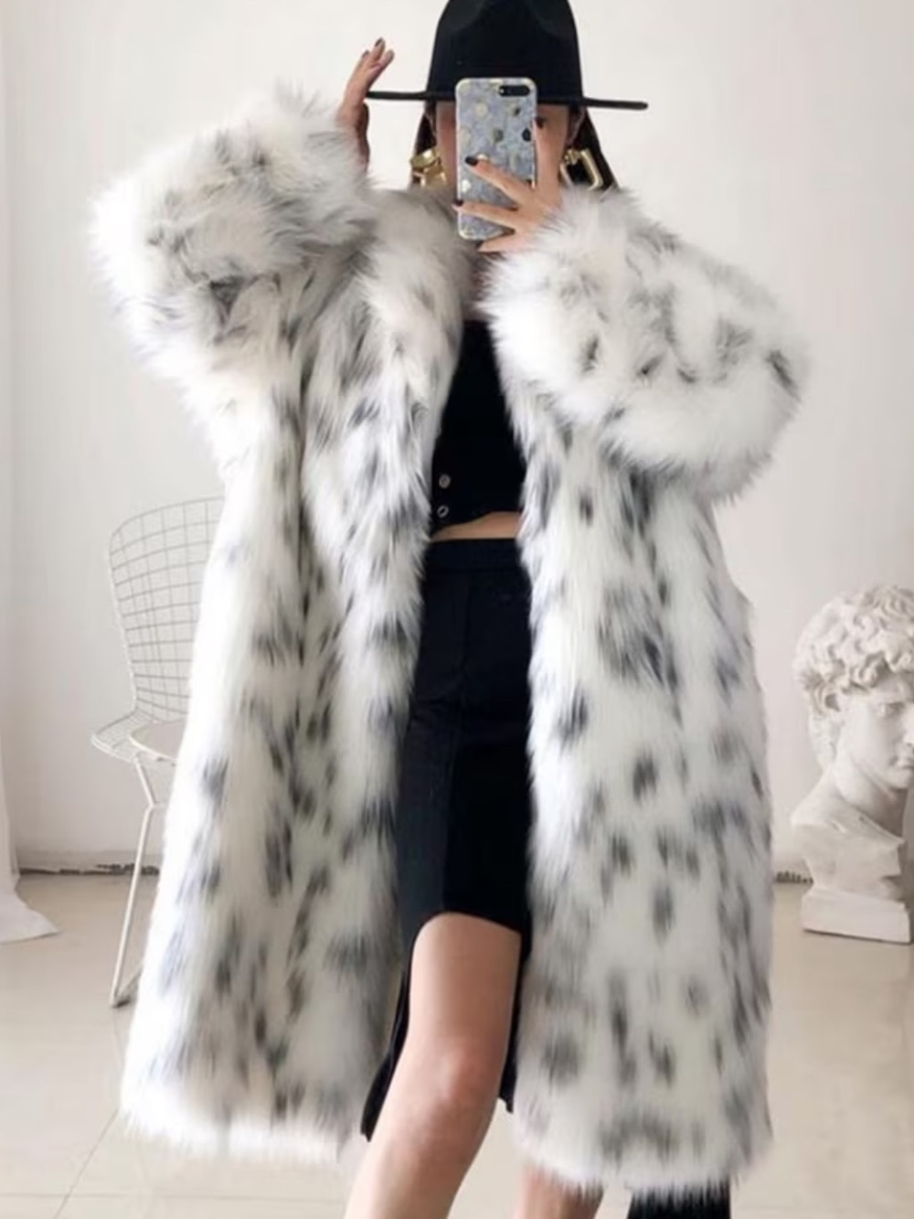 Black And White Leopard Print Women's Faux Fur Coat with Fashionable Long Collar
